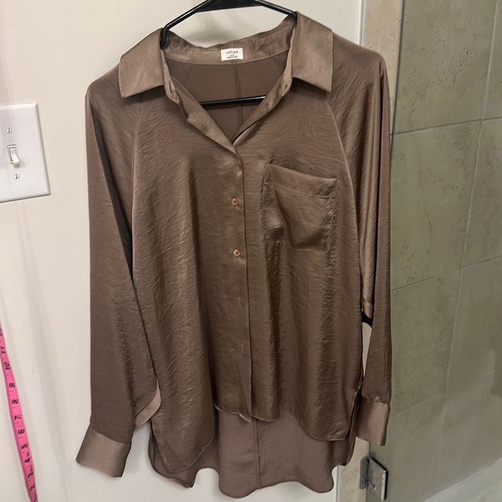 Aritzia-Wilfred Satin Button Up